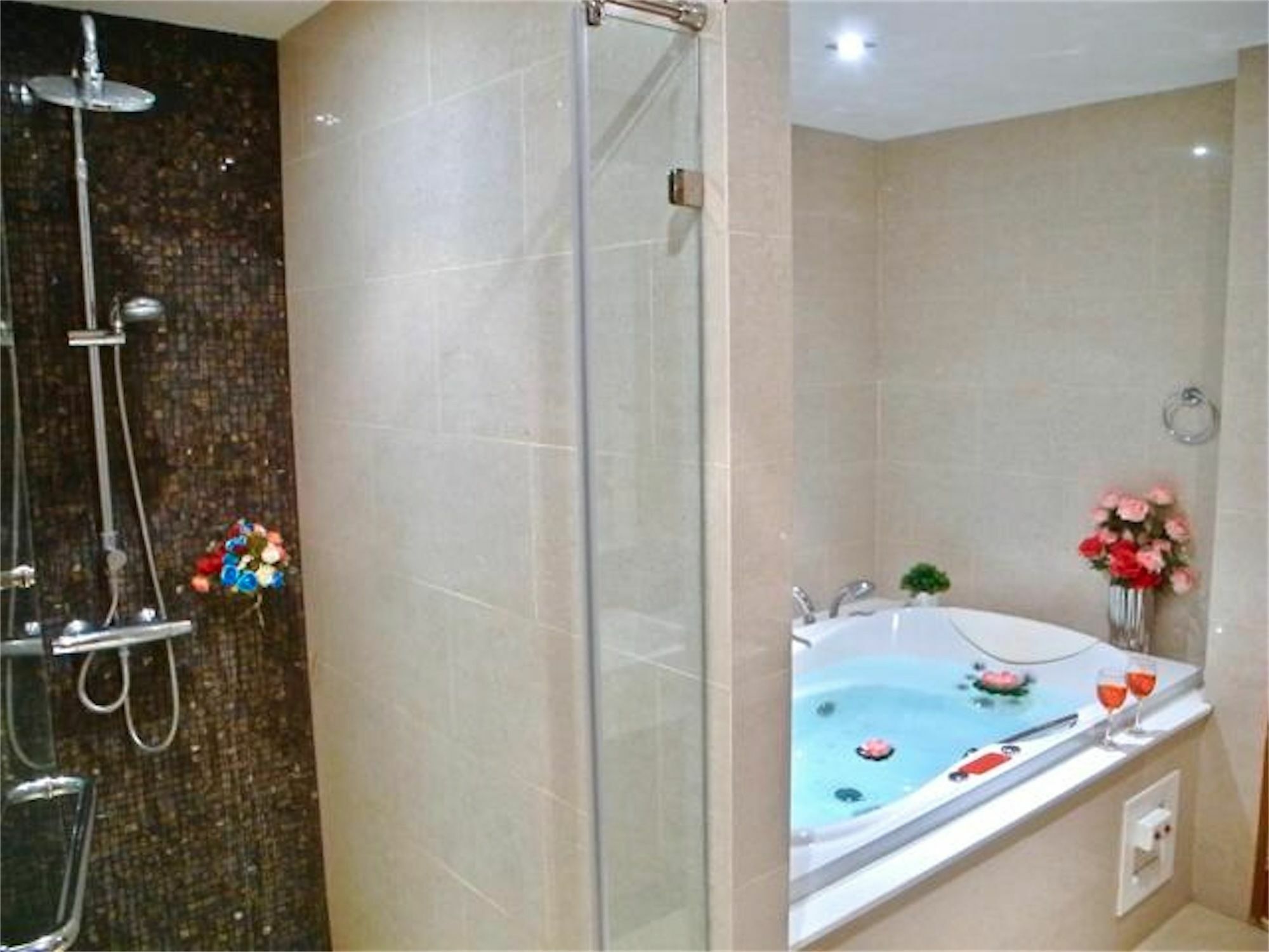The Privilege Residence : 1 Bedroom Apartment In Patong ภายนอก รูปภาพ